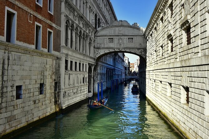 Venice: Doge's Palace Guided Tour With Tickets & Optional Gondola - St. Mark’s Square Meeting Point: Colonna di San Marco and What You’ll Learn First