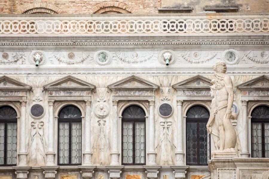 Venice: Doge's Palace Skip-the-Line Tour with Prisons - Down Into the Prisons: A Cold Look at Power