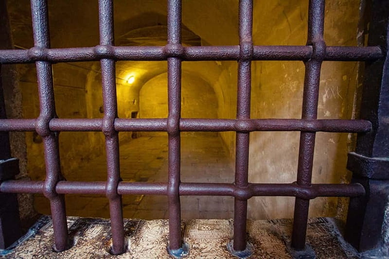 Venice: Doges Palace, Prison, and Secret Passageways Tour - Secret prisons and Casanova’s cell: the darker route you came for