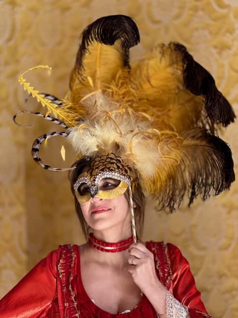 Venice: Dress-Up Experience - Costume Choice: Dresses, Suits, and the Accessories That Make It Real