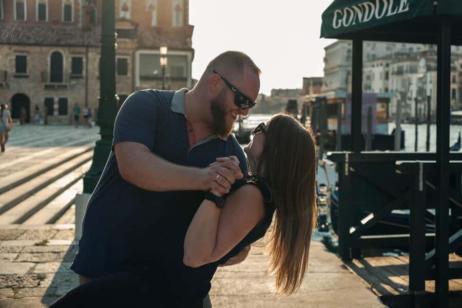 Venice: Exclusive Photoshoot in Hidden Locations - Stop by Stop: Santa Maria della Salute, Punta della Dogana, and Canal Classics