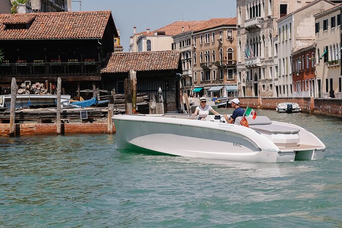 Venice: Explore Venice on Electric Boat - The meeting point at Fondamenta Ognisanti, and how to make it smooth