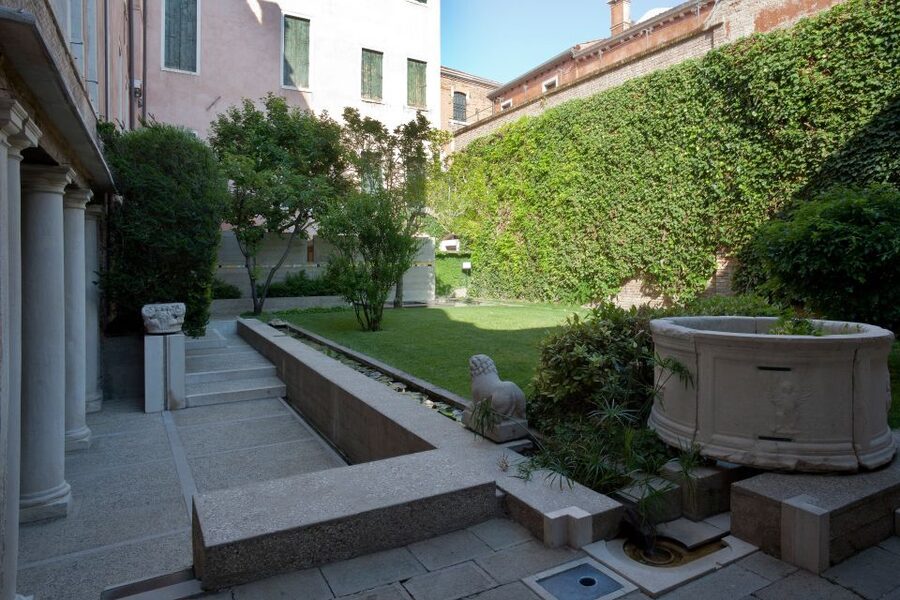 Venice: Fondazione Querini Stampalia Entry Tickets - Temporary exhibits, café breaks, and the bookshop that turns into a rest stop