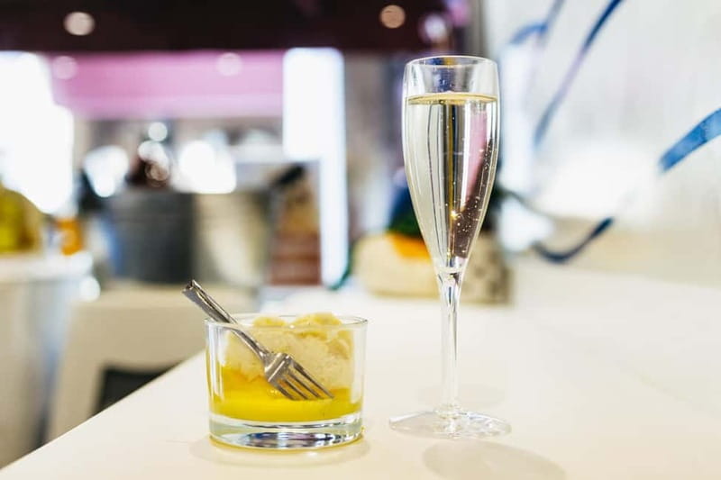 Venice: Food Tasting Tour with Cicchetti Dishes and Wine - Wine pairings and spritz: how the tour keeps you from getting overwhelmed