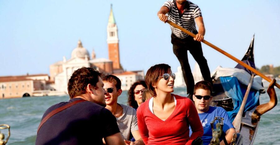 Venice: Gondola Ride with Live Guide or Audio Guide - Quick Choice: Live Guide or App Audioguide