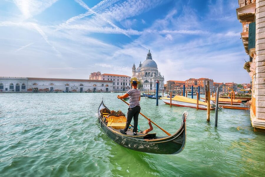 Venice: Gondola Ride with Live Guide or Audio Guide - The 20-Minute Walking Intro: What You Learn Before You Sit Down