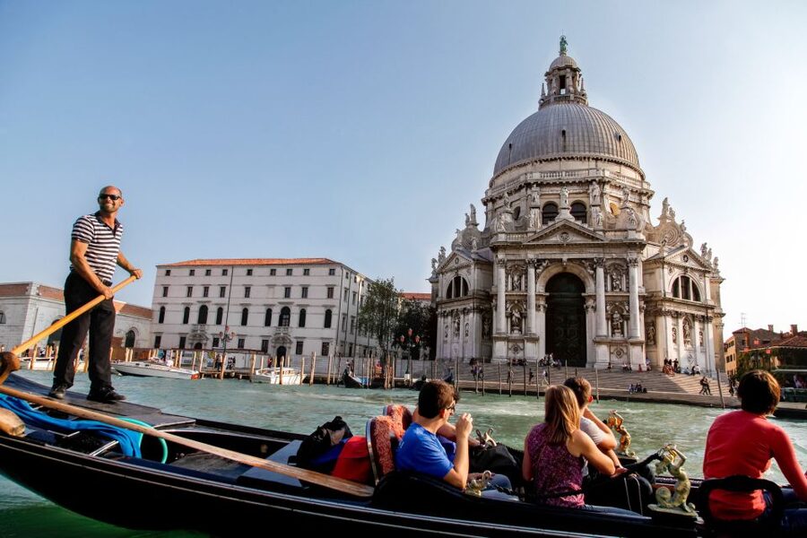 Venice: Gondola Ride with Live Guide or Audio Guide - The 30-Minute Gondola Ride: Comfort, Pace, and the Views You Actually Remember