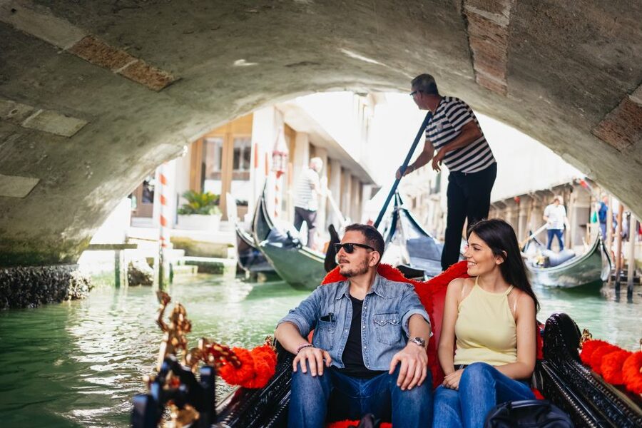 Venice: Grand Canal Gondola Ride with App Commentary - Grand Canal highlights you will actually notice from the water