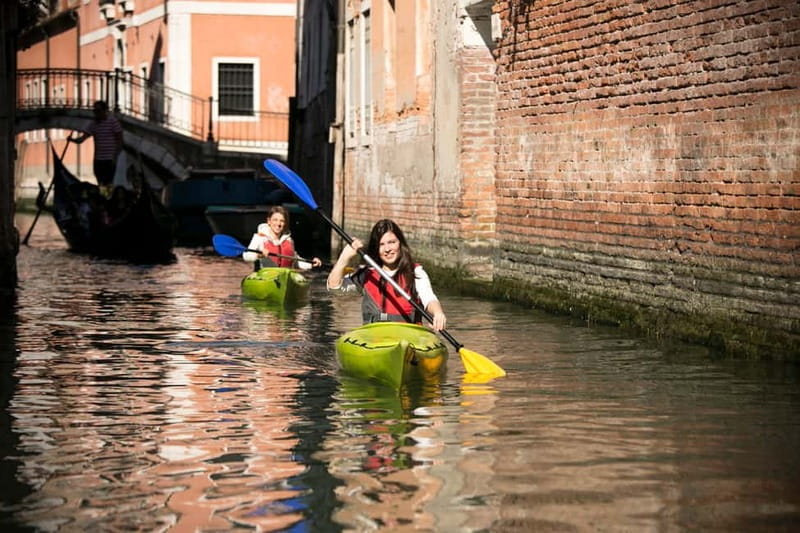 Venice: Guided Canal Kayak Tour at Day, Night, or Sunset - Key things that make this Venice kayak tour worth your time