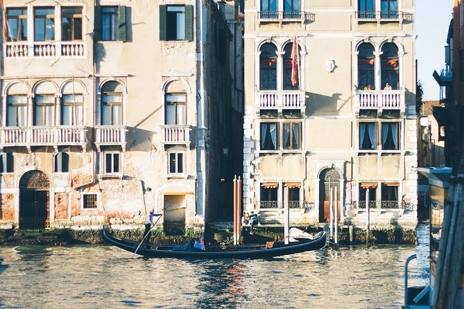 Venice Hidden Gems and Secrets Tour with a Local in Small Group - Gallerie dell’Accademia Connection: Scuole Grandi and Venetian Art
