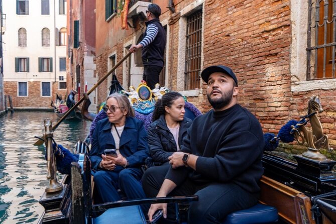 Venice in A Day: St Mark's Basilica, Doge's Palace & Gondola Ride - Lunch reset: free time to eat the way you want