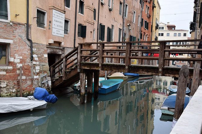 Venice: Jewish Ghetto Walking Tour with Synagogues Visit - A Walking Tour That Makes Venice’s Jewish Quarter Feel Lived-In