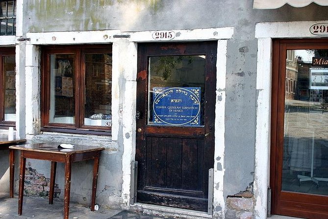 Venice: Jewish Ghetto Walking Tour with Synagogues Visit - Campo del Ghetto Nuovo and the Bas-Reliefs Most People Miss