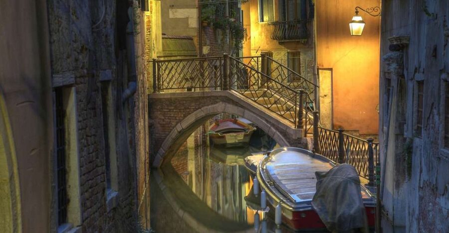 Venice: Legends, Anecdotes and Ghost Stories Walking Tour - The $41 price and what you really get in 90 minutes
