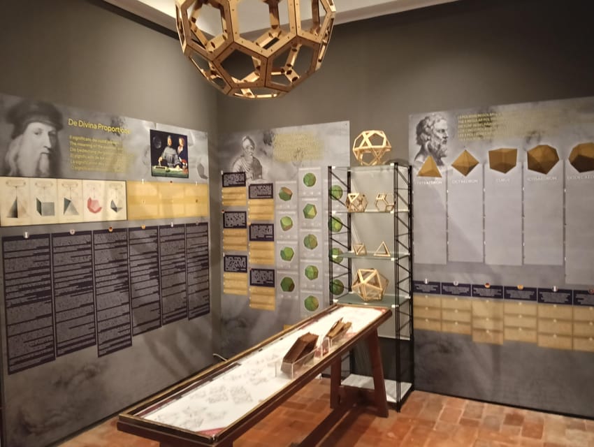 Venice: Leonardo Da Vinci Museum Entrance Ticket - The mirror room experience that turns the museum playful