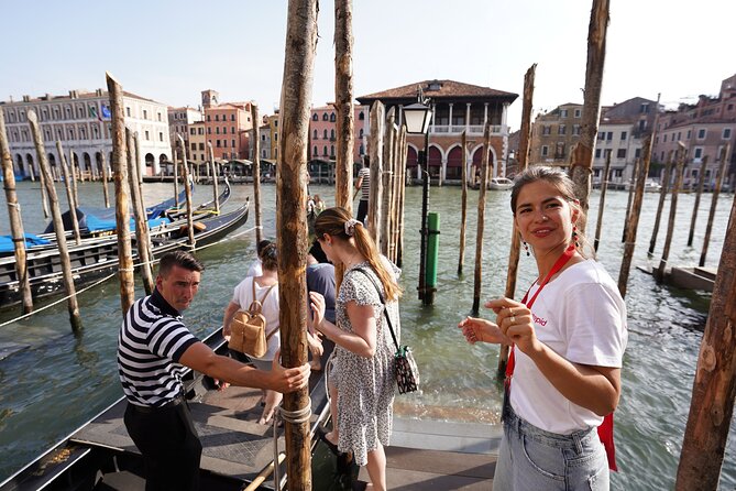 Venice Like a Local: Food, Wine & Spritz Tour with Traghetto Ride - Guide quality matters, and this tour tends to deliver