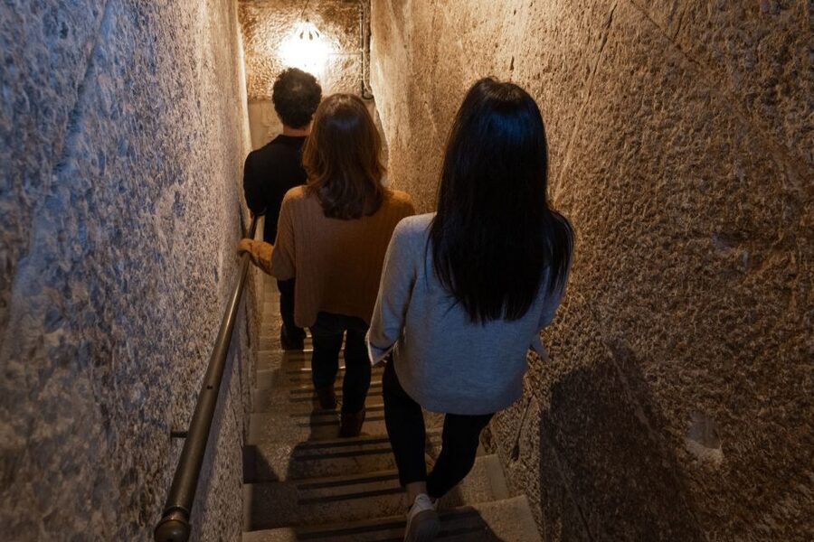 Venice: Lords of the Night Prison’s Palace Cells & Tortures - Walking the old route: courtroom to dark cells to torture rooms