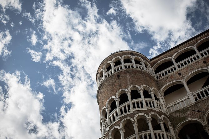 Venice Off The Beaten Track - Stop 2, Libreria Acqua alta: a bookstore with a personality