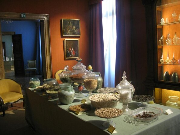 Venice Palazzo Mocenigo: History of Textile, Costume and Perfume - Palazzo Mocenigo in Venice: what you’re really paying for