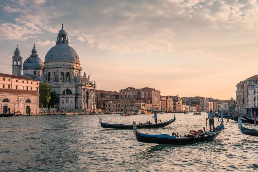 Venice : Private Custom Walking Tour with a Local Guide - Key Things to Know Before You Go