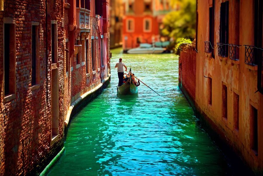Venice: Private Gondola Cruise for up to 5 Passengers - Your gondolier sets the pace, and your “guide” is optional