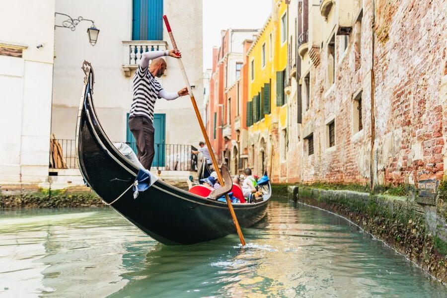 Venice: Private Gondola Ride along Grand Canal - Should You Book This Private Gondola Ride?