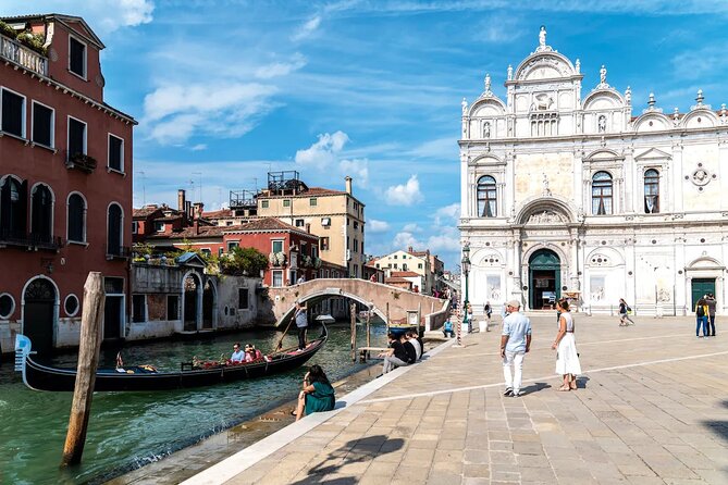 Venice Private Gondola Ride: Explore Hidden Canals and Sights - Night rides and the clothing question nobody wants to think about