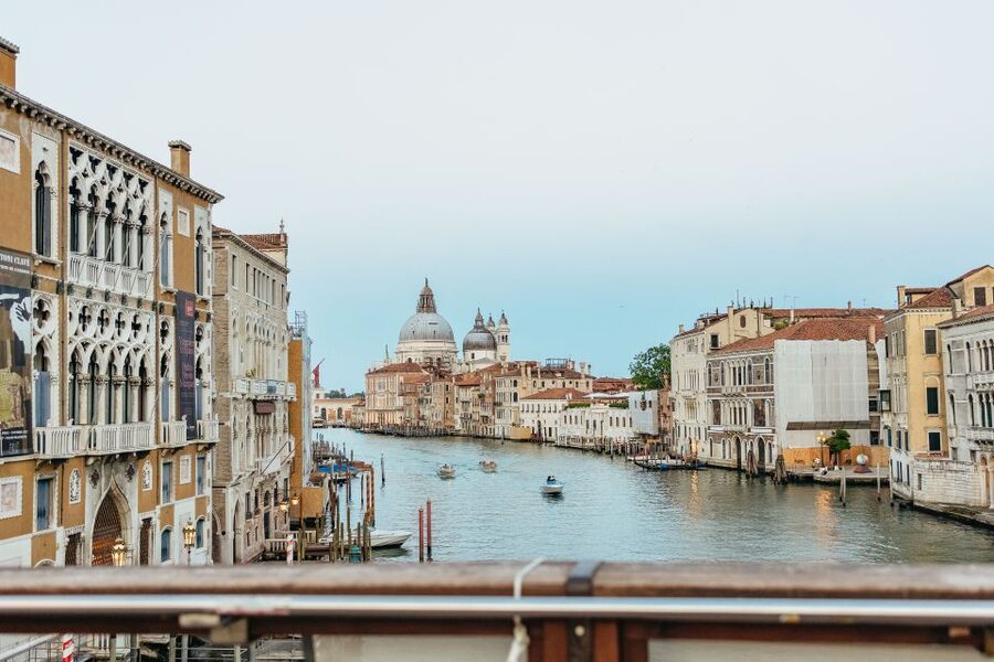 Venice: Private Tour with a Local Guide - Walking tips you can use the same day