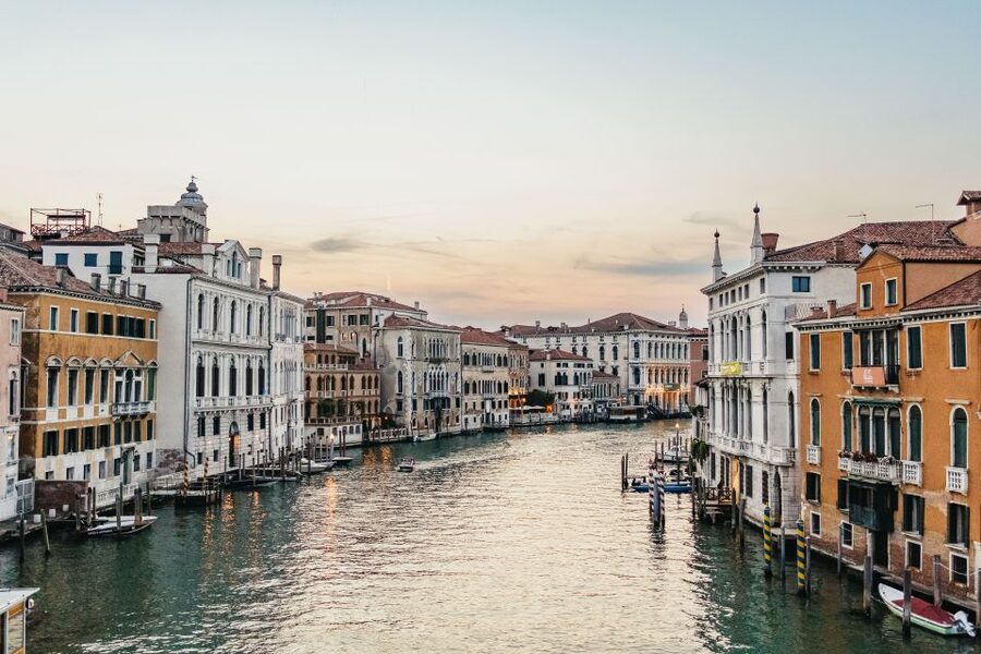 Venice: Private Tour with a Local Guide - Meeting your guide at your hotel (so you start with momentum)