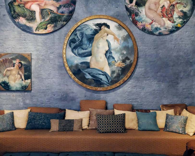 Venice: Rialto Bridge & Offbeat Unusual Venice Walking Tour - Key sights on the walk: Scala Contarini del Bovolo, Casanova’s House, and La Fenice