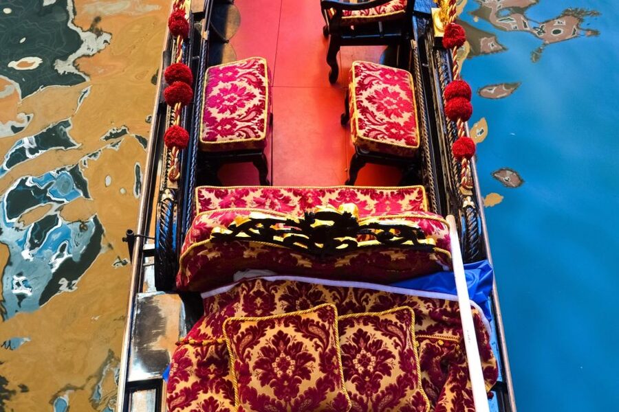Venice: Romantic Gondola tour and Dinner for two - Key things I’d plan around