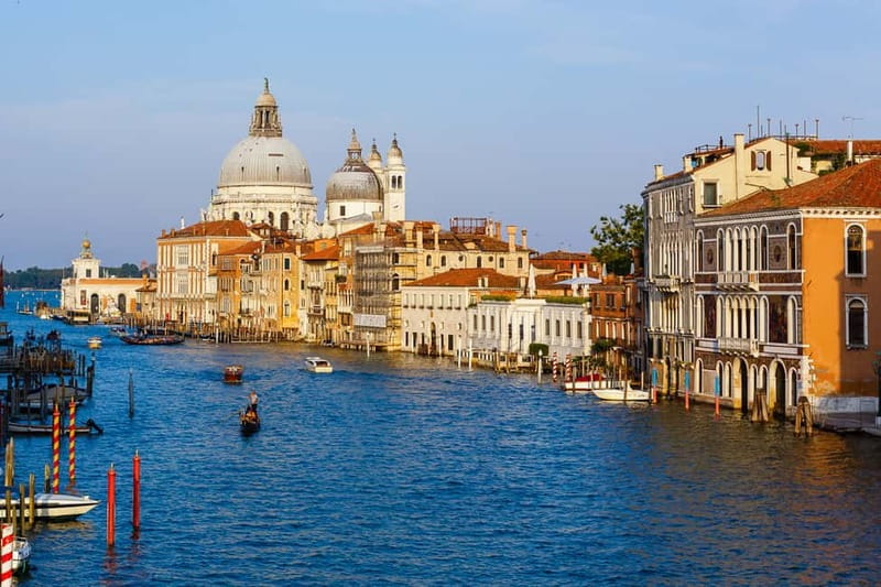 Venice: Romantic Shared Gondola Serenade on the Grand Canal - Key things to know before you go