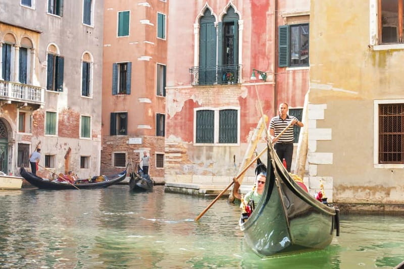 Venice: Romantic Shared Gondola Serenade on the Grand Canal - Meeting point near San Marco: how to find Venice Tours fast