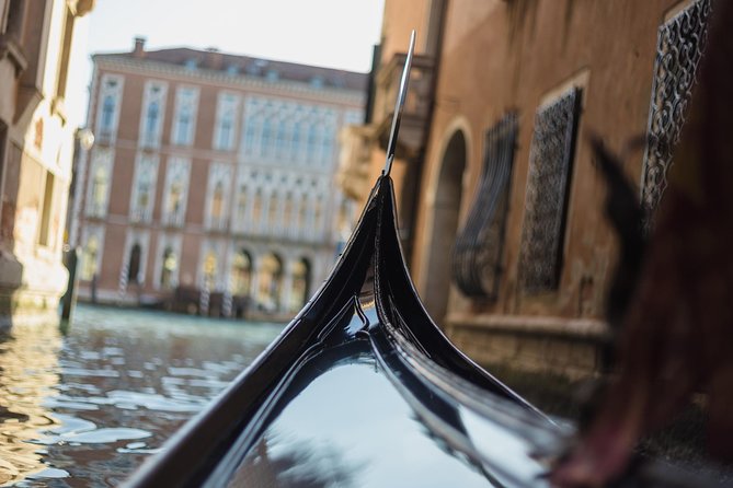 Venice's Best: Basilica, Doge's Palace, Gondola & History Gallery - Doge’s Palace rooms and the Bridge of Sighs logic