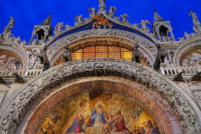 Venice- Saint Mark's Basilica Exclusive Night Tour - Meeting headphones and small-group audio reality