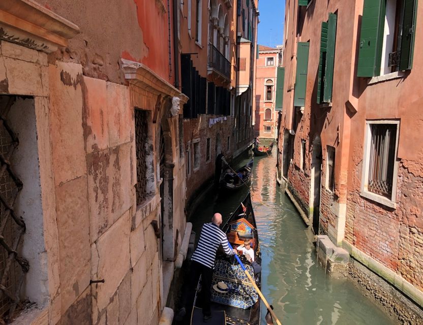 Venice: Shared Gondola Ride - Meeting point near St. Mark’s Post Office, and why it can feel confusing