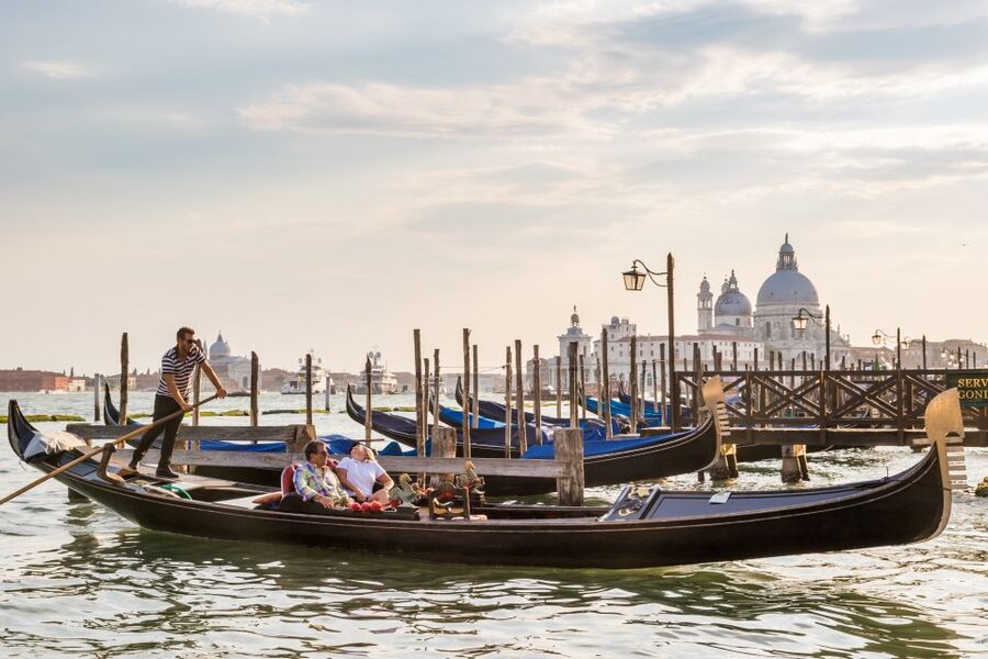 Venice: Shared Gondola Ride Across the Grand Canal - Teatro La Fenice and Campo Manin, landmarks with real scale