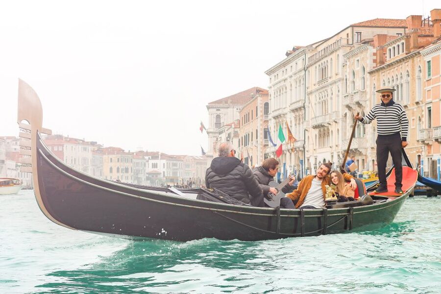 Venice: Shared Gondola Ride and Serenade - Meeting at Santa Maria del Giglio: Where the Gondolas Wait