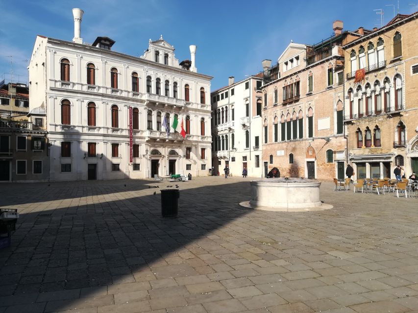 Venice: Sightseeing Tour with a Local expert - Campo San Pantalon and Campo San Rocco, the neighborhood rhythm you do not get on a bus tour