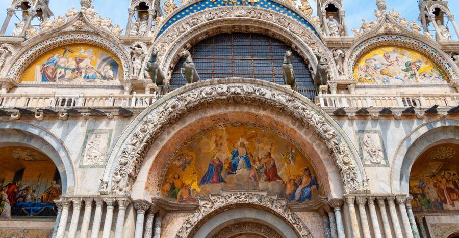 Venice: St. Mark's Basilica and Gondola Morning Tour - Meeting point and timing, so you do not lose your slot