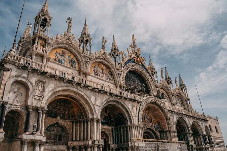 Venice: St Mark's Basilica Small-Group Tour with Terrace - Entering St Mark’s Basilica from Piazza San Marco, the easy way