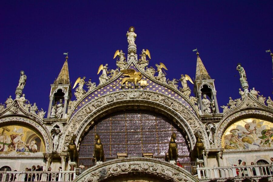 Venice: St. Mark's Basilica Ticket with Audio Guide - Spotting architecture clues: domes, marble, and the facade details