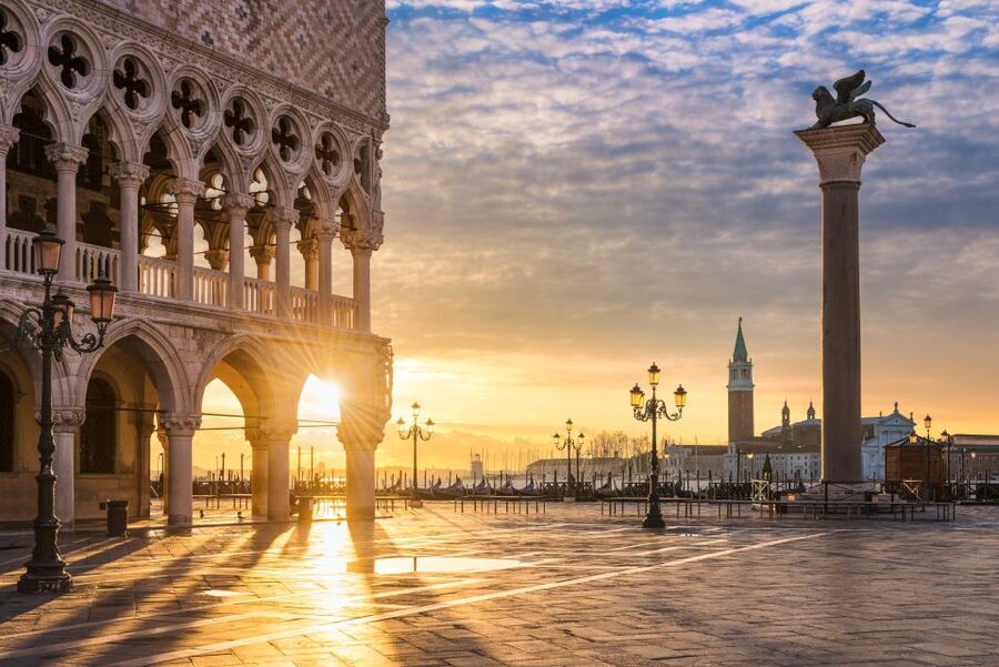 Venice: St. Mark’s Basilica Ticket with Host and Audioguide - What to look for: mosaics, domes, marble floors, and Venice’s message