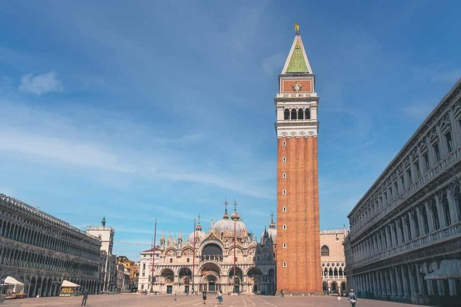 Venice: St. Mark's, Doges Palace, Rialto, and Gondola Tour - Doge’s Palace and Bridge of Sighs: the darker Venice, guided and well paced