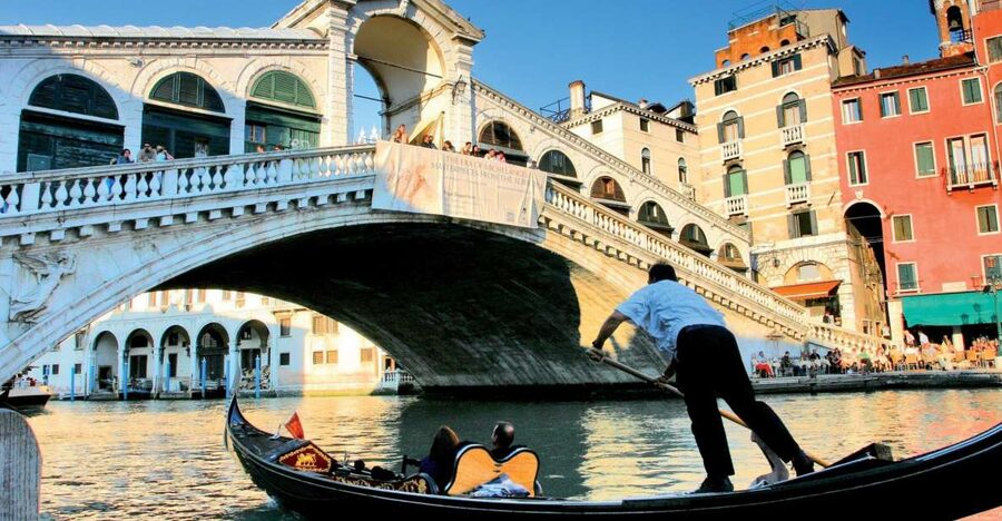 Venice: St. Mark's, Walking Tour and Gondola Combo - Walking part: St. Mark’s Square to Rialto Bridge and the market streets