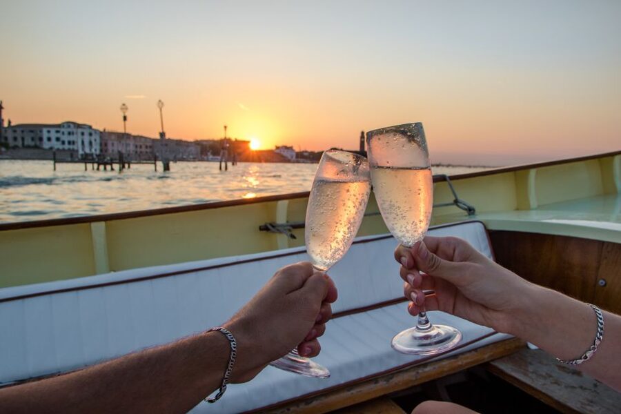 Venice: Sunset Cruise by Typical Venetian Boat - Who this sunset cruise is perfect for