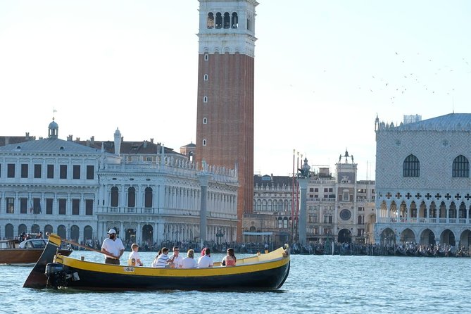 Venice Sunset Cruise by Typical Venetian Boat with Prosecco - Boats, Group Size, and Why It Matters for Your Photos