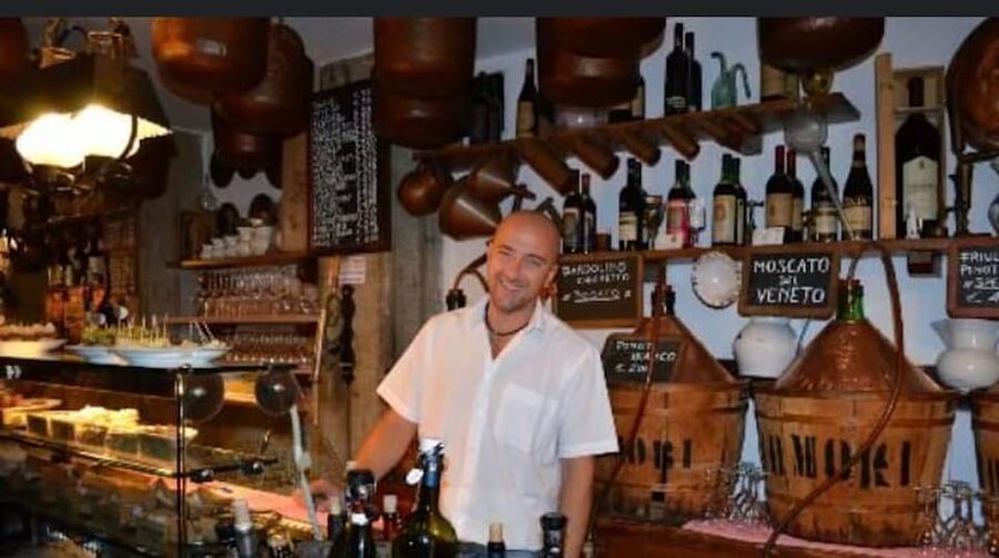 Venice: Sunset Walking Tour with Food and Wine Tastings - What You Eat: 14+ Tastings, From Bacari Snacks to a Proper Meal
