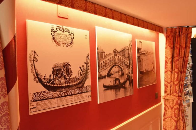 Venice: The Gondola Gallery 3D Experience - Should you book the Venice Gondola Gallery 3D Experience?