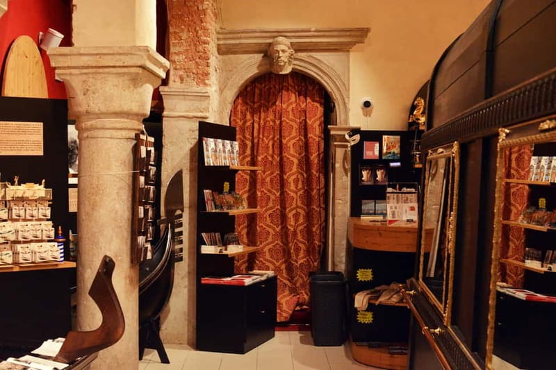 Venice: The Gondola Gallery 3D Experience - The 3D VR ride: from the 1700s to Rialto Bridge